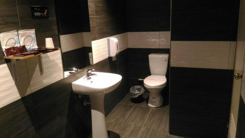 Roppongi Motel Pingtung Eksteriør bilde